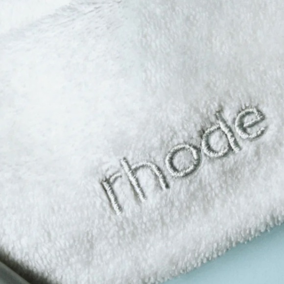 Rhode - Picture 1 of 3